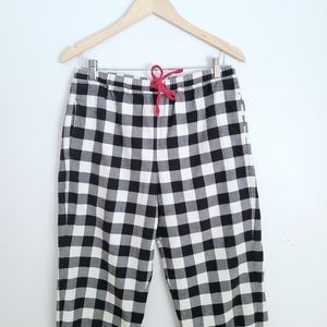 Hanna Andersson | Black & White Plaid Pajamas - M